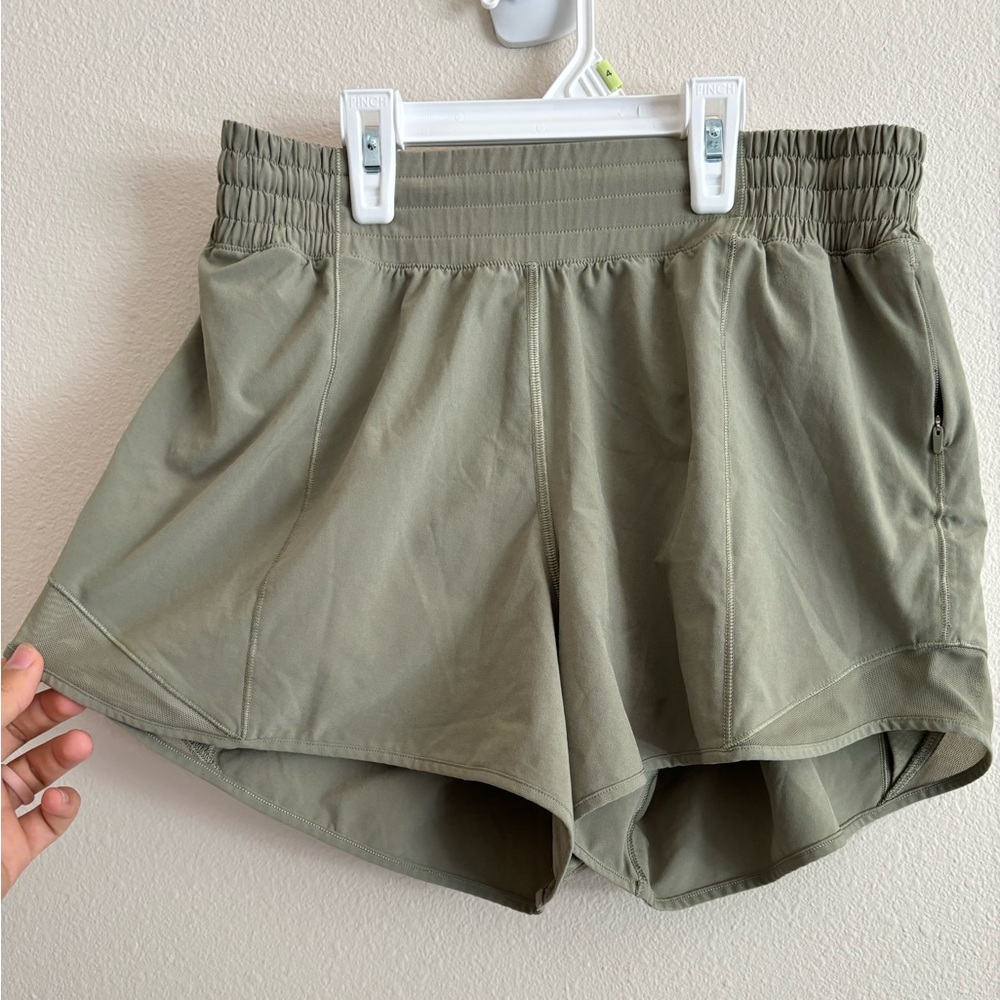 Lululemon Hotty Hot 4” High Rise Shorts